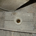 Avant que les cloches ne soient electrifiées, la corde du sonneur traversait le plancher par ce trou