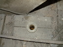 Avant que les cloches ne soient electrifiées, la corde du sonneur traversait le plancher par ce trou